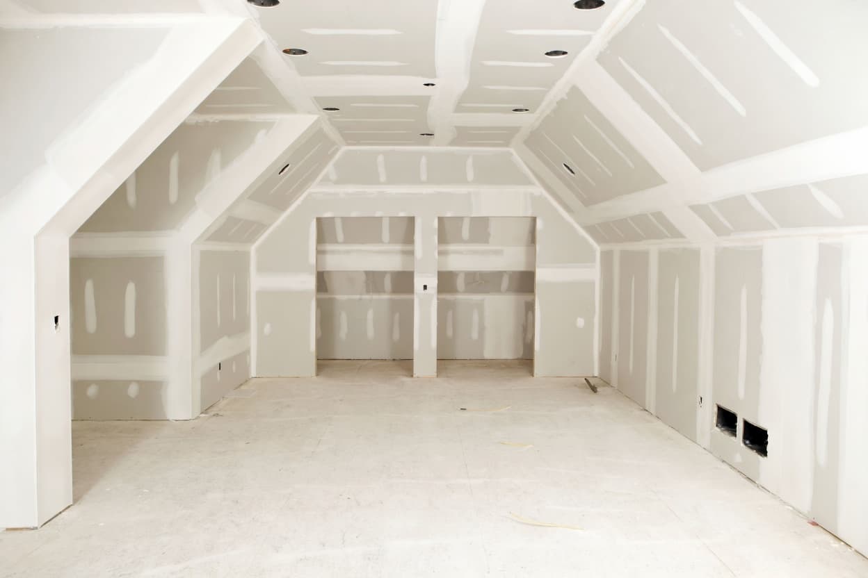 Finished vaulted ceiling with professional mudwork